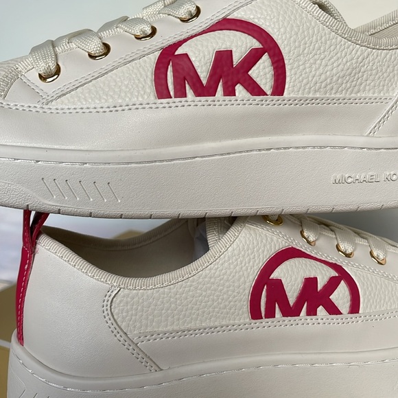 MICHAEL KORS SHEA LACE UP FAUX LEATHER
49R4SHFS1L
ELECTRIC PINK
 Sneakers - Picture 14 of 16